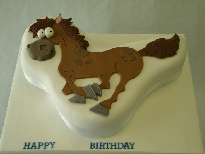 Bánh sinh nhật tuổi Ngọ hình con Ngựa